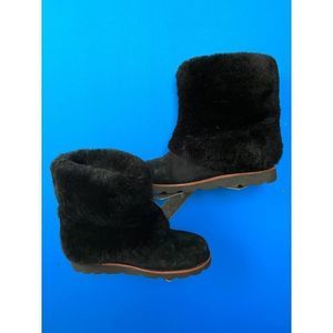 UGG 3220 Women's US 7 Black Shearling Suede Fold Over Cuff Boot Mid Calf Size 7